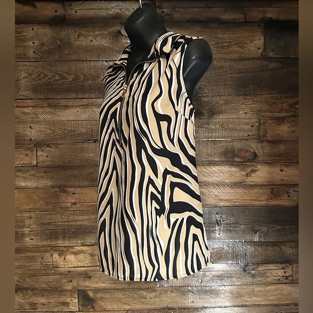 Carmen Marc Valvo Zebra Print Sleeveless Blouse - Picture 2 of 5